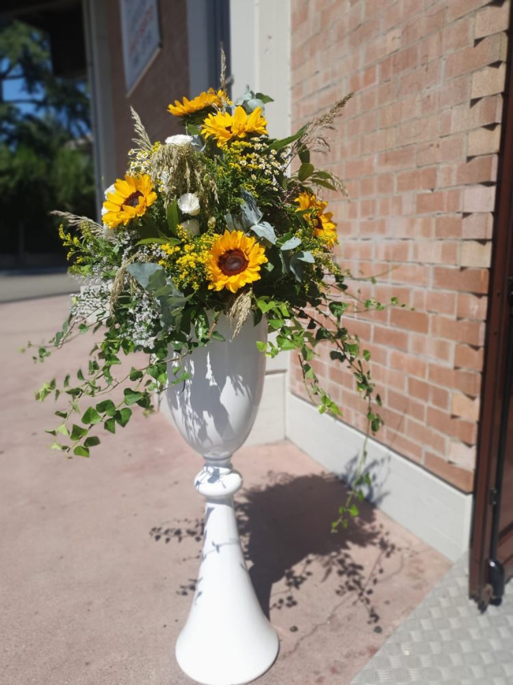 Composizione ingresso chiesa Trasfigurazione con girasoli e spighe